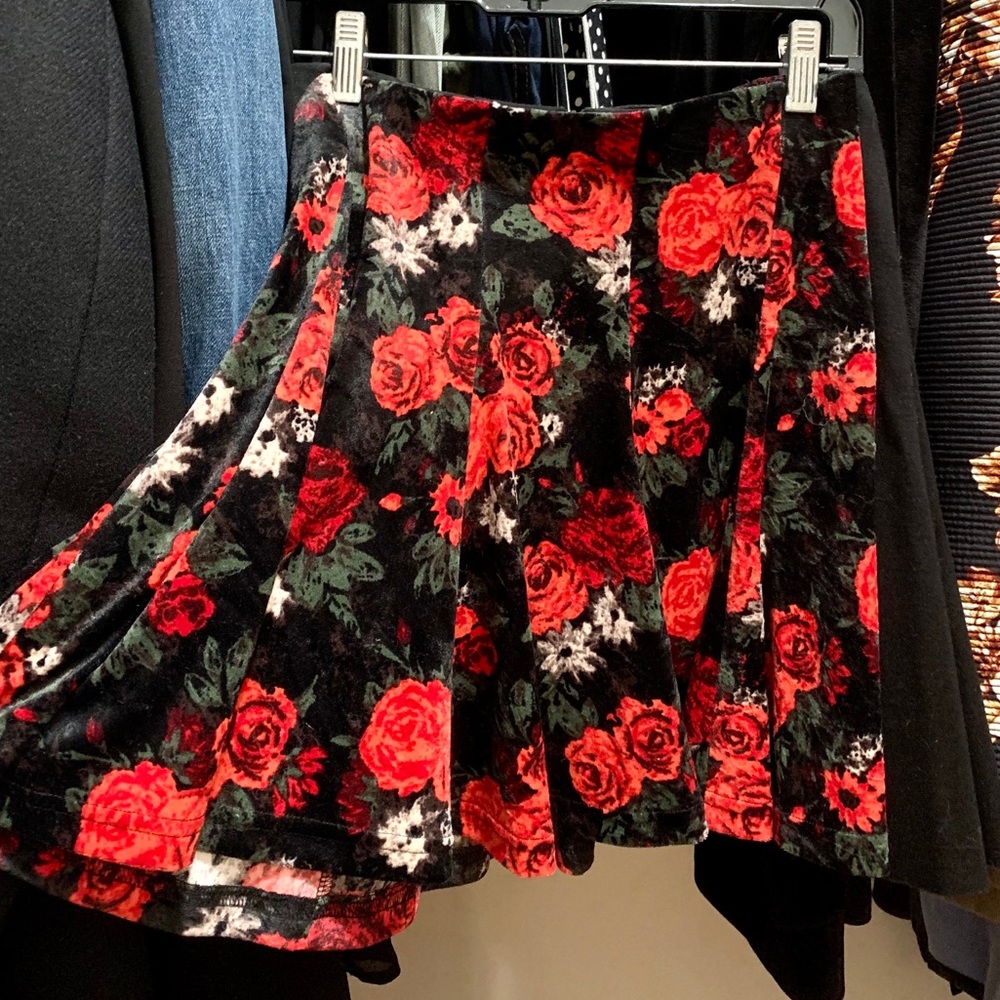 Velvet floral mini skirt